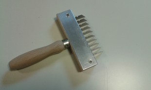 Dough knife with 10 sharp